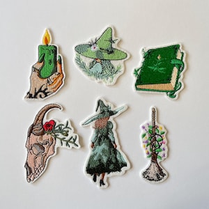 Écusson thermocollant Sorcière, grimoire, bougie, balai, crâne, insigne brodé Wicca, motif personnalisé