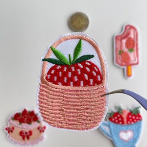 Strawberry Food Patch – Cute Embroidery Aufnäher Ice Pop Cake Wedding Cake Hot Drink Kawaii Iron On Patch for Jacket Bag DIY Gift Bild 8