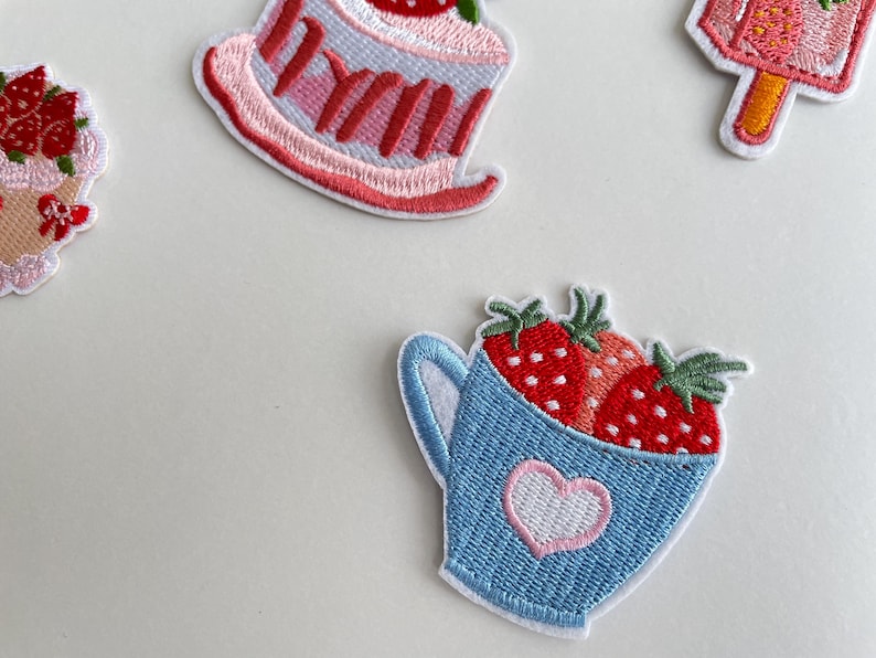 Strawberry Food Patch – Cute Embroidery Aufnäher Ice Pop Cake Wedding Cake Hot Drink Kawaii Iron On Patch for Jacket Bag DIY Gift Bild 6