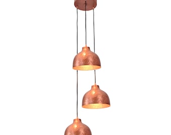 Suspension 3 bols en cuivre brut, plafonnier sculptural multi-abat-jour