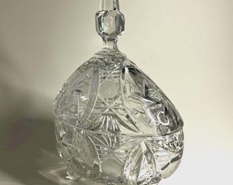 Plato de dulces de cristal con base y tapa decorativa