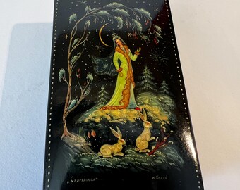 雪娘（スネグーラチカ）を描いたロシアのパレフ漆箱 - Etsy 日本