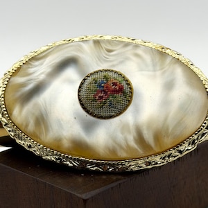 Vintage Schildkraut Lip-Vue parelmoer vouwspiegel met lippenstifthouder | Petitpoint 1650 steken