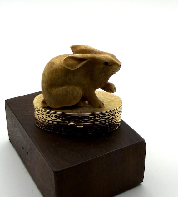 Estée Lauder Figural Rabbit Solid Perfume Compact… - image 2