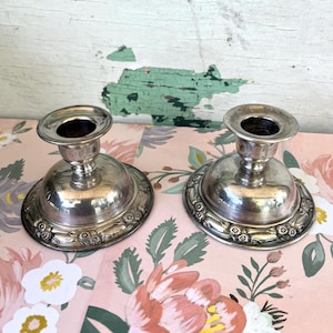 Vintage Oneida Silverplate floral Candlestick Holders (2) mid century modern romantic Victorian colonial cottagecore 2.5” high shabby chic