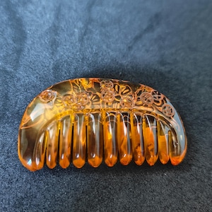 Natural Baltic Amber Carved Comb – Collectible Amber Art Piece, Handcrafted Floral Design, Unique Gift for Collector