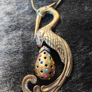 Vintage Style Peacock Pendant Necklace: Gold Tone Rhinestone Bird Jewelry