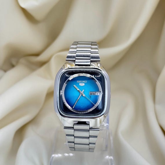 Vintage Seiko 5 Automatic Watch | Blue Gradient Dial, TV Shape