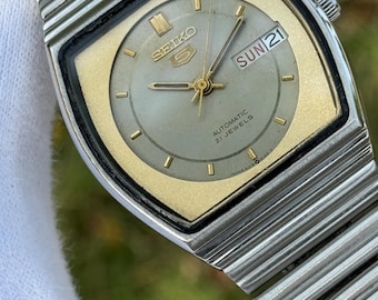 Vintage Seiko 5 Automatic Watch: gray Dial with golden design , Retro  Case, japan made