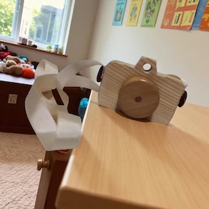 Montessori Wooden Camera Toy: Natural Wood Pretend Play Prop