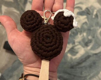 Dije de bolsa de helado con forma de Mickey, tejido a crochet