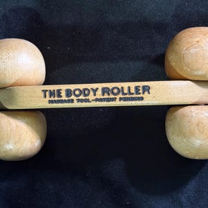 Vintage "The Body Roller" trähandhållet massageverktyg – 4-knopps rullmassageapparat