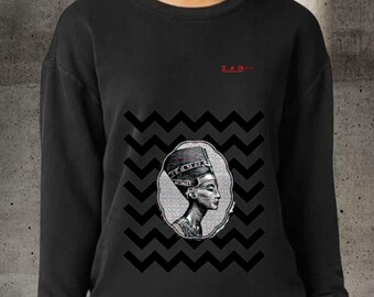 Felpa unisex in cotone nero: stampa sul retro dell'occhio di Horus di Nefertiti