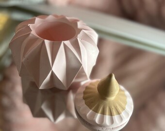 Tarro geométrico artesanal: un recipiente versátil con curvas, decoración única para el hogar