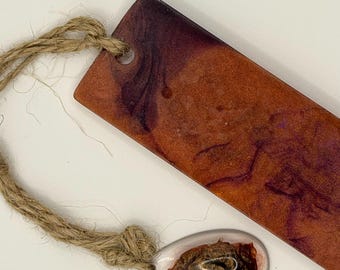 Marcapáginas de resina hecho a mano / Cordón de yute y dije, regalo artesanal / Personalizable