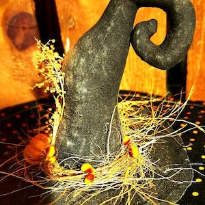 Primitive Witch Hat Sitter