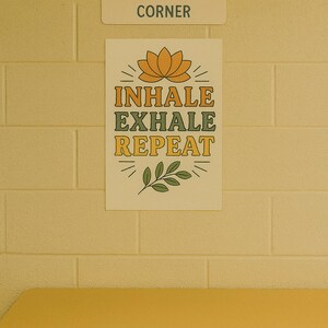 Inhale, uitademen, herhalen muurkunst – poster mindfulness yoga meditatie