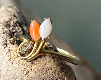 Vintage Opal & Coral duo ring with swirly gold tone band and clear accent stones