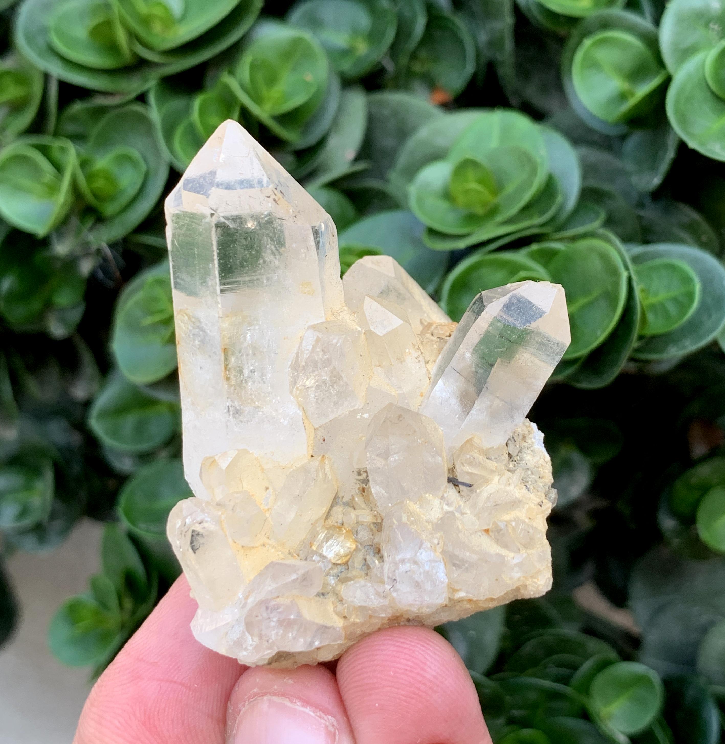 パキスタン・スカルドゥ産、ルチル含有天然カテドラルクォーツ