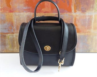 Vintage COACH MANOR Black Glove Tanned Leather Crossbody Shoulder Handbag 9977