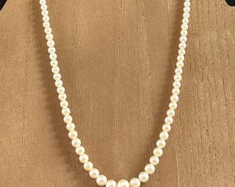 Vintage 10k WG Graduated Saltwater Cultured Pearl 17” Necklace