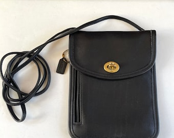 RARE Black Leather Vintage Coach PASSPORT Hipster Unisex Handbag 6908