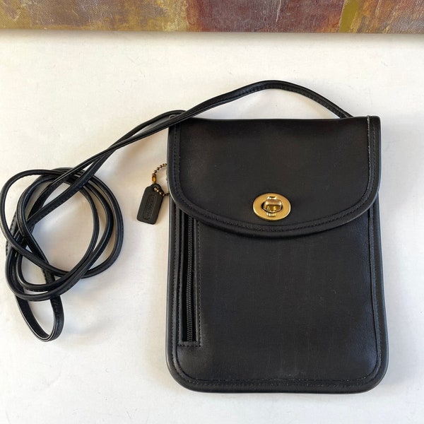 RARE Black Leather Vintage Coach PASSPORT Hipster Unisex Handbag 6908