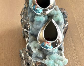 Vintage Navajo Sterling Teardrop Black Onyx Stud Post Earrings