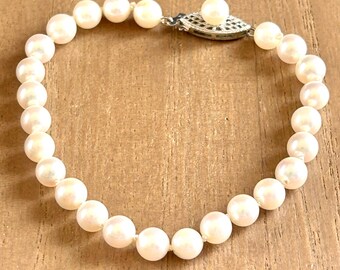 Vintage Akoya Saltwater 14K Hand Knotted Pearl Bracelet
