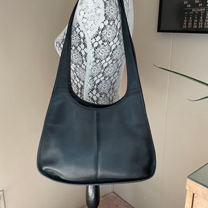 美品✨ COACH ワンショルダー レザーXL Ergo Hobo ターンロック il_300x300.5428770793_eyh9.jpg