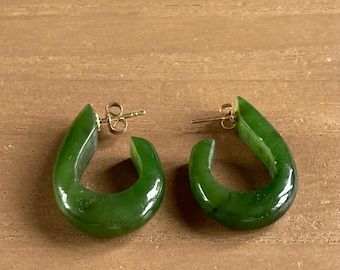 14K YG Yellow Gold Post Gold Natural Green Jade Open Hoop Earrings