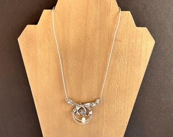 ITALY Sterling Silver Cultered Pearl Floral Pendant Necklace Snake 18” Chain