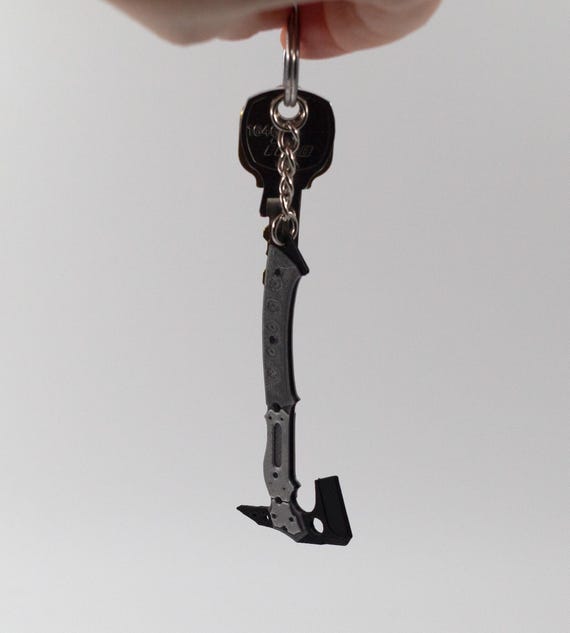 Resident Evil Requiem | Leon Kennedy’s Combat Hatchet Keychain | 3D Printed | Cosplay Prop