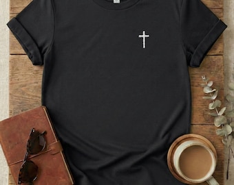 Camiseta con cruz vertical, bordado de cruz, bordado de Dios, bordado bíblico, diseño cristiano, regalos con versículos bíblicos, regalo cristiano, amor de Jesús