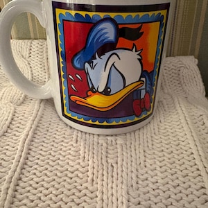 Disney Donald Duck Coffee Mug excellent condition