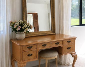Vintage French-Style Writing Desk / Vanity – Curved Legs