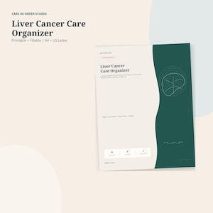 Puede incluir: Un documento organizador de cuidados para el cáncer de hígado, imprimible y rellenable, en tamaños A4 y US Letter. La página tiene un fondo crema con un panel lateral verde oscuro, un gráfico de línea de una hoja y texto.