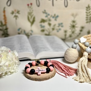 Jesus Beaded Keychain| Faith based Gifts| Christian Gifts| Religious| Christian Girl Gifts| Affirmation Gift| Positice Gifts| Jewelry|