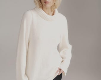 Lambswool Sweater “Swan” | Soft Warm Women’s Knit