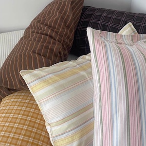 Weiche karierte Kissenbezüge - Umschlagkissenbezüge - Paar Kissenbezüge aus 100% Baumwolle - 48 × 74 cm - Weiche und bequeme Baumwollkissenbezüge