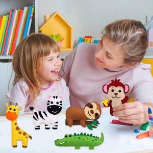 Kids&#39; Jungle Animals Sewing Kit: Beginner DIY Felt Craft Set