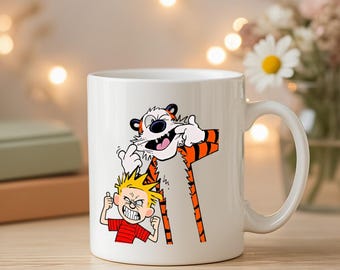 Tazza da caffè in ceramica con stampa di un bambino arrabbiato e una tigre in stile Calvin e Hobbes, divertente tazza da scrivania, regalo per fan dei fumetti, tazza da tè e cacao