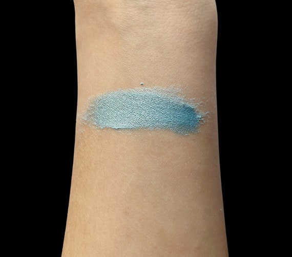 Sky Mineral Eyeshadow, Loose Eyeshadow, Pale Blue Eyeshadow