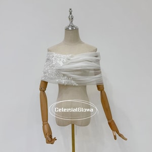 Elfenbein-Tüll-Brautschal mit Blumenspitze, romantische Stickerei-Wrap-Off-the-Shoulder-Ärmel, trägerloses Hochzeitskleid-Cape der Braut, kundenspezifische Unterstützung
