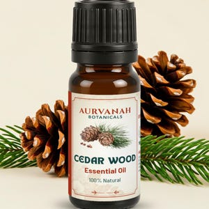 Essentiële olie van cederhout: pure cedrusdeodara, aromatherapieolie van Aurvanah
