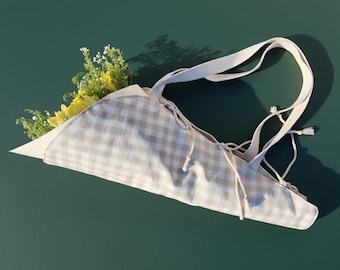 Stylish Checkered Flower Tote Bag- Reusable for Bouquets, Eco-Friendly Gift Bag