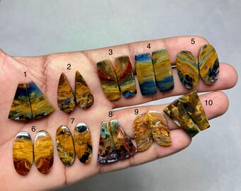 Paar natuurlijke pietersiet cabochons: handgemaakte losse edelstenen voor oorbellen