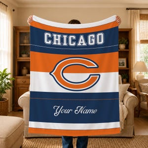 Personalized Chicago Football Blanket,Custom Name Bears Fan Throw,Game Day Flannel Gift,Senior Night Birthday Present,Team Spirit Decor bild 4