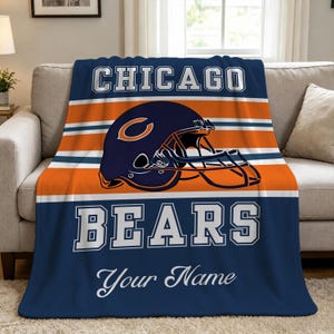 Personalized Chicago Football Blanket,Custom Name Bears Fan Throw,Game Day Flannel Gift,Senior Night Birthday Present,Team Spirit Decor bild 7