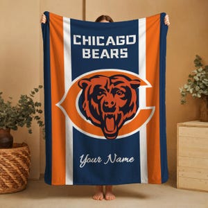 Personalized Chicago Football Blanket,Custom Name Bears Fan Throw,Game Day Flannel Gift,Senior Night Birthday Present,Team Spirit Decor bild 1